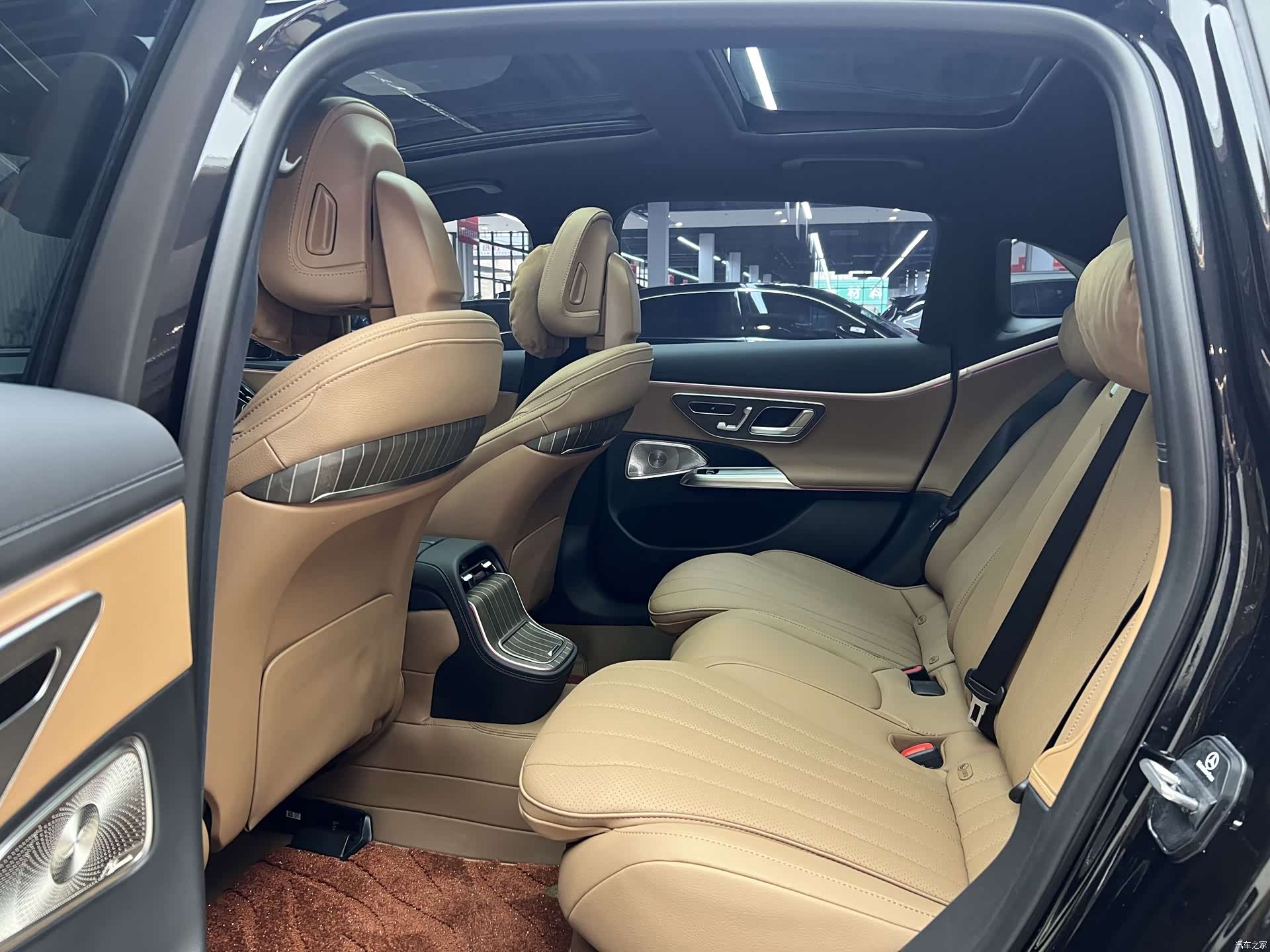 Mercedes-Benz E-Class, 2024 9