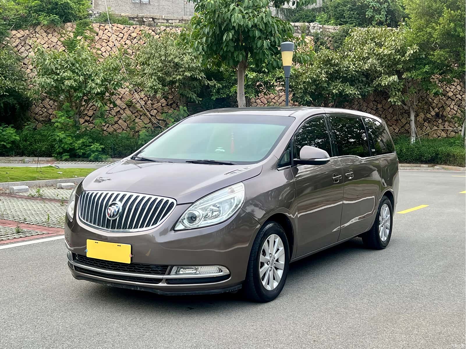 Buick GL8, 2013 1