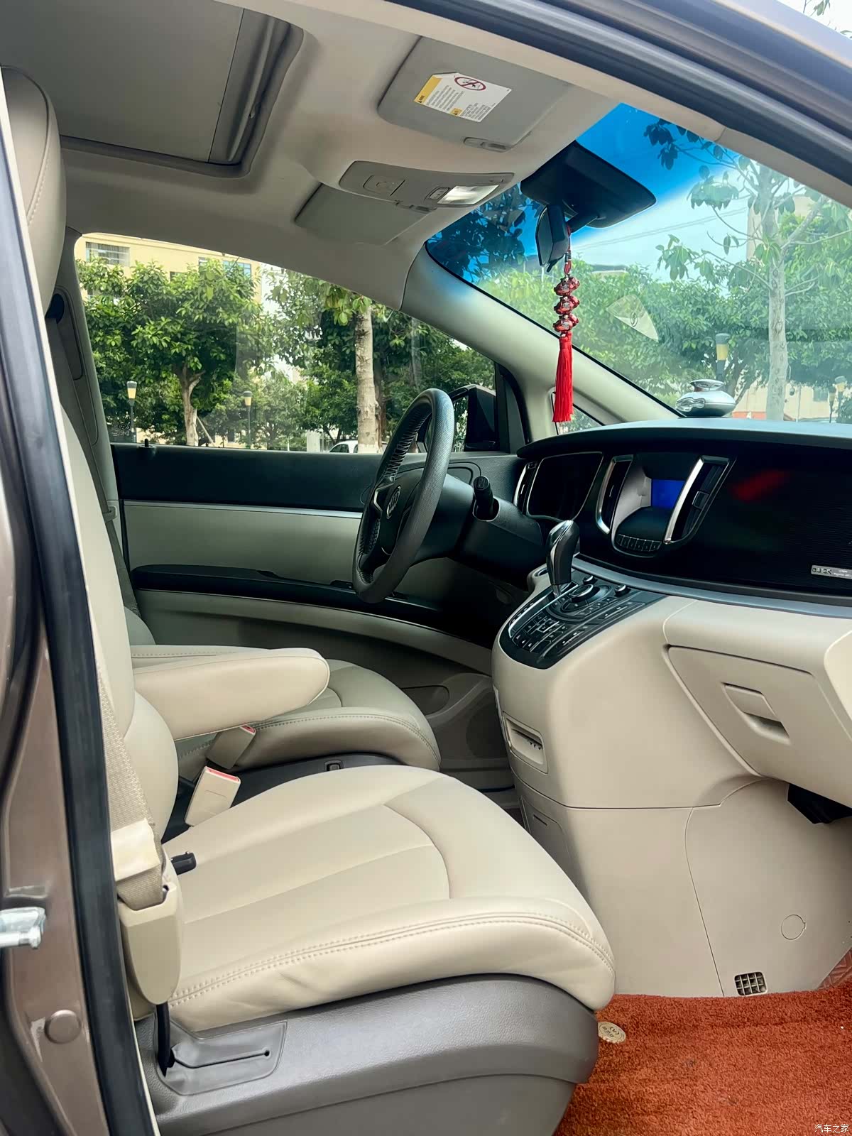 Buick GL8, 2013 12