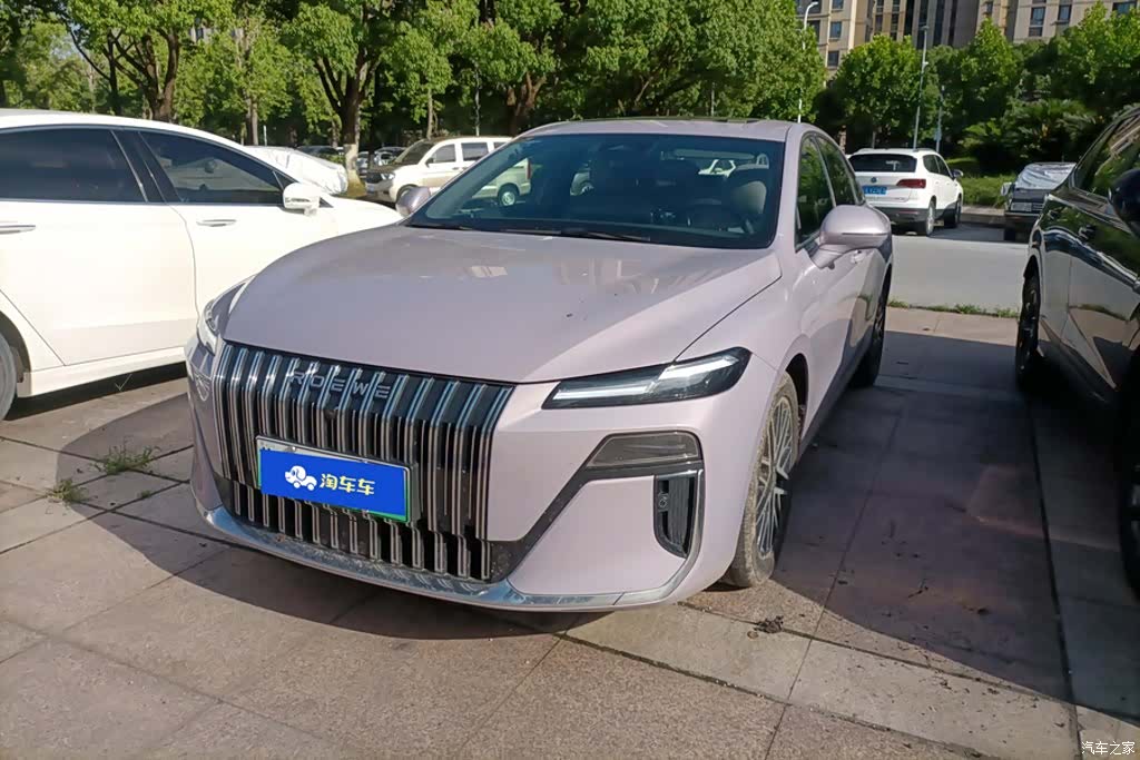Roewe M7