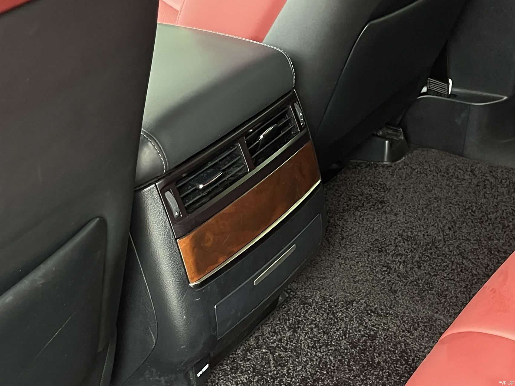 Lexus LX, 2017 11