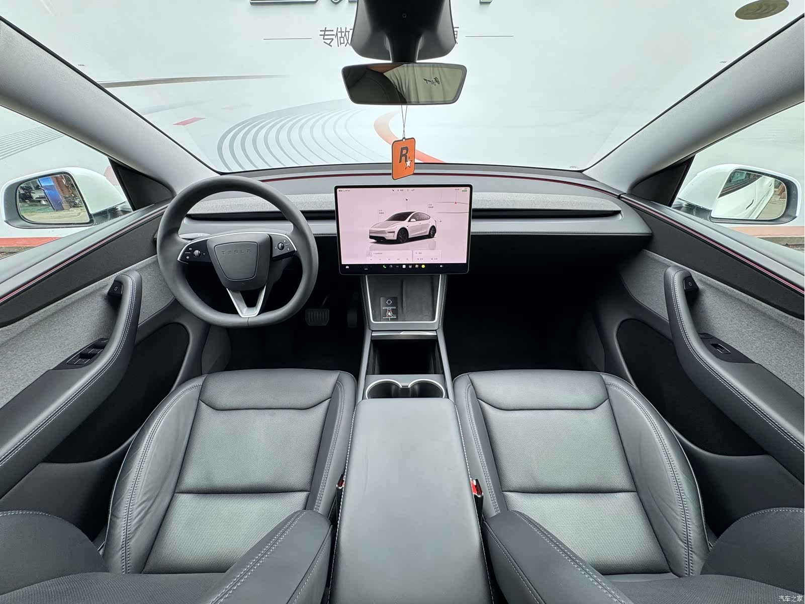 Tesla Model Y, 2025 7