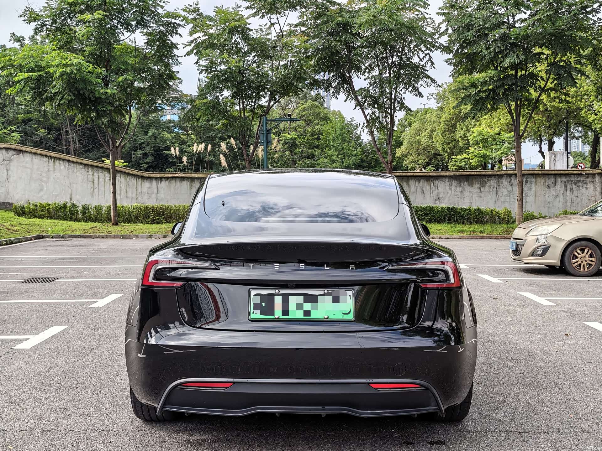 Tesla Model 3, 2025 8