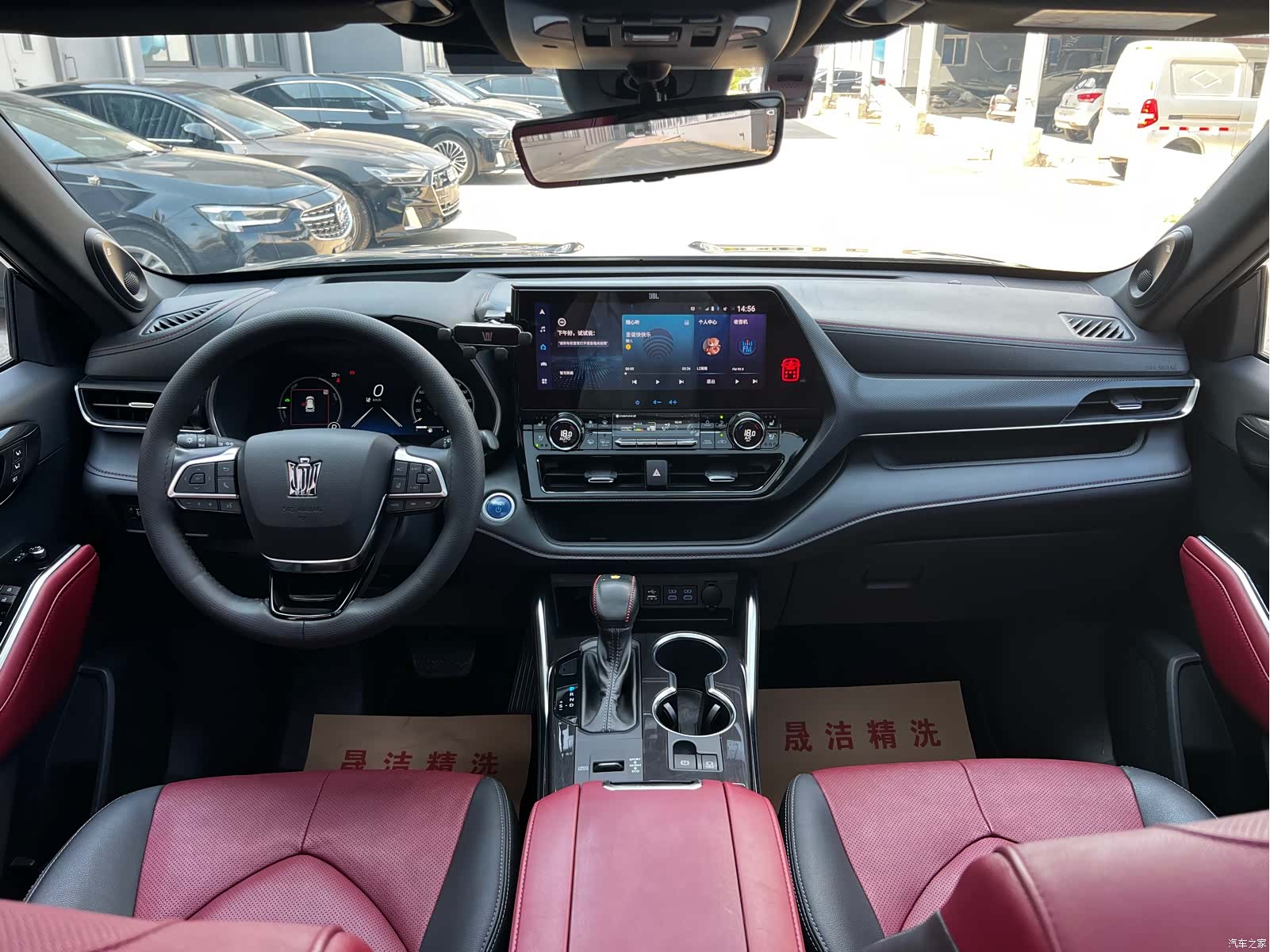 Toyota Crown, 2022 все фото