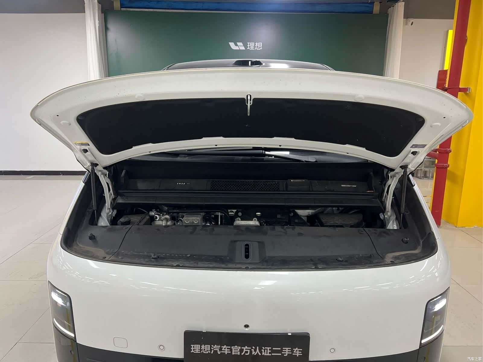 Li Auto MEGA, 2025 7