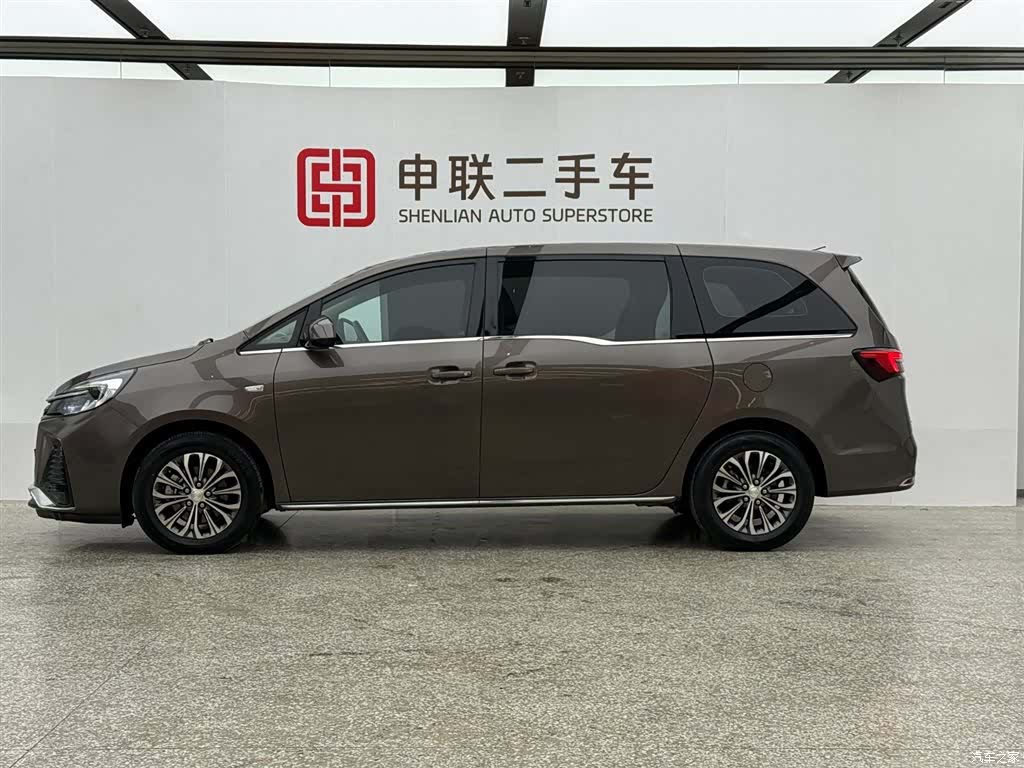 Buick GL8, 2022 4