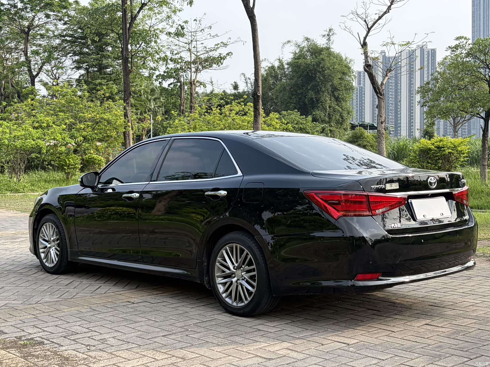 Toyota Crown, 2017 6