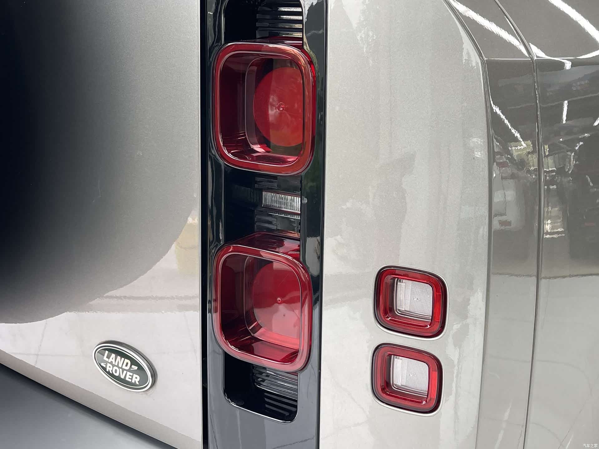 Land Rover Defender, 2024 22