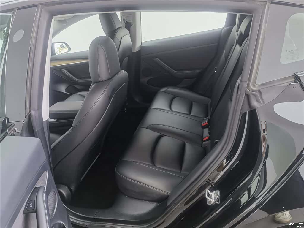 Tesla Model 3, 2023 15