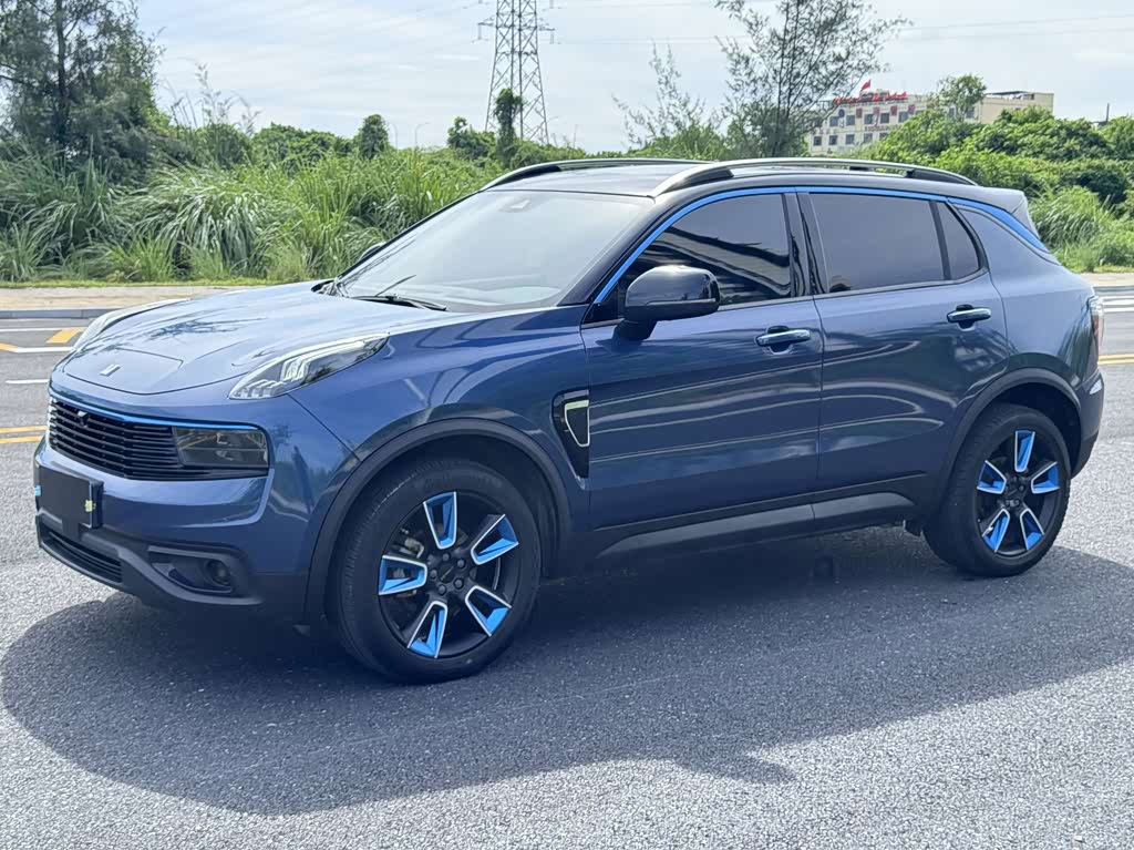 Lynk & Co 01