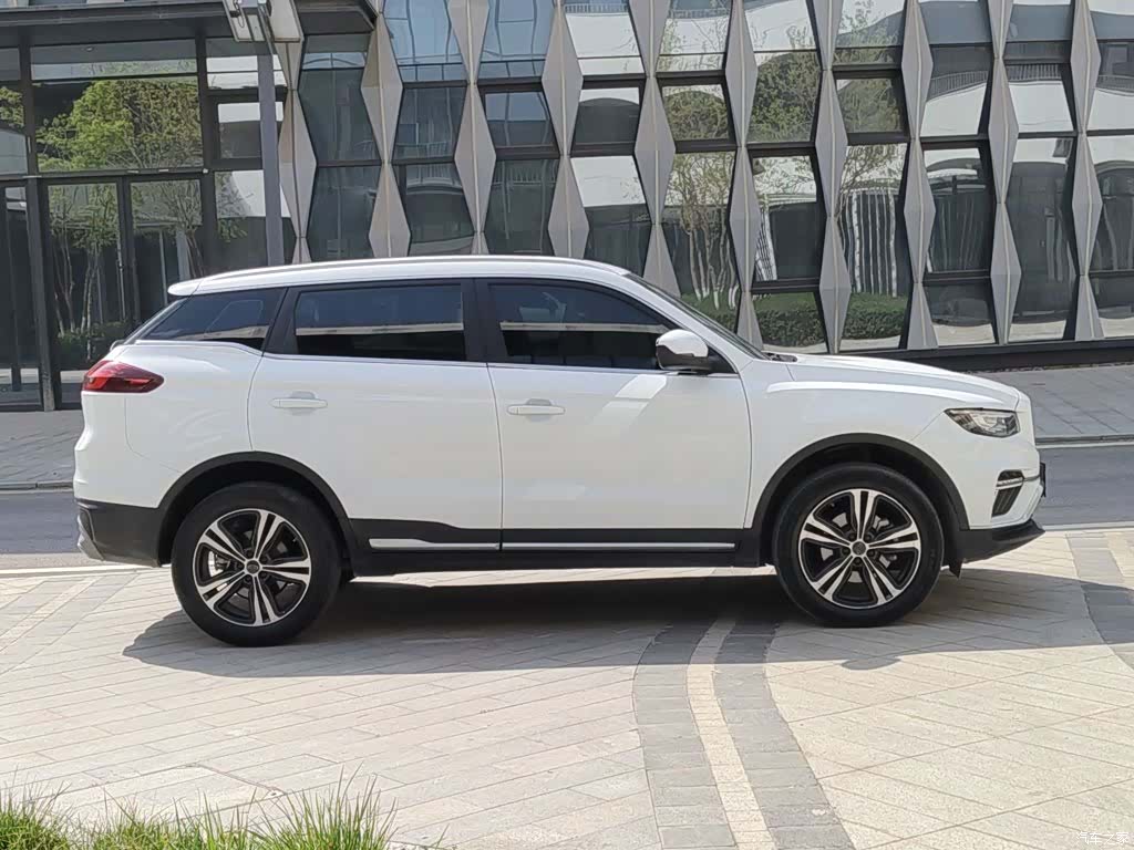 Geely Boyue, 2022 все фото