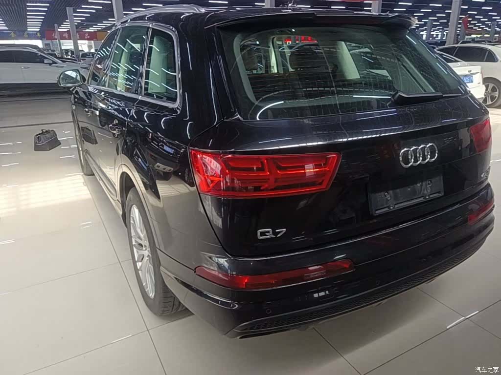Audi Q7, 2017 все фото