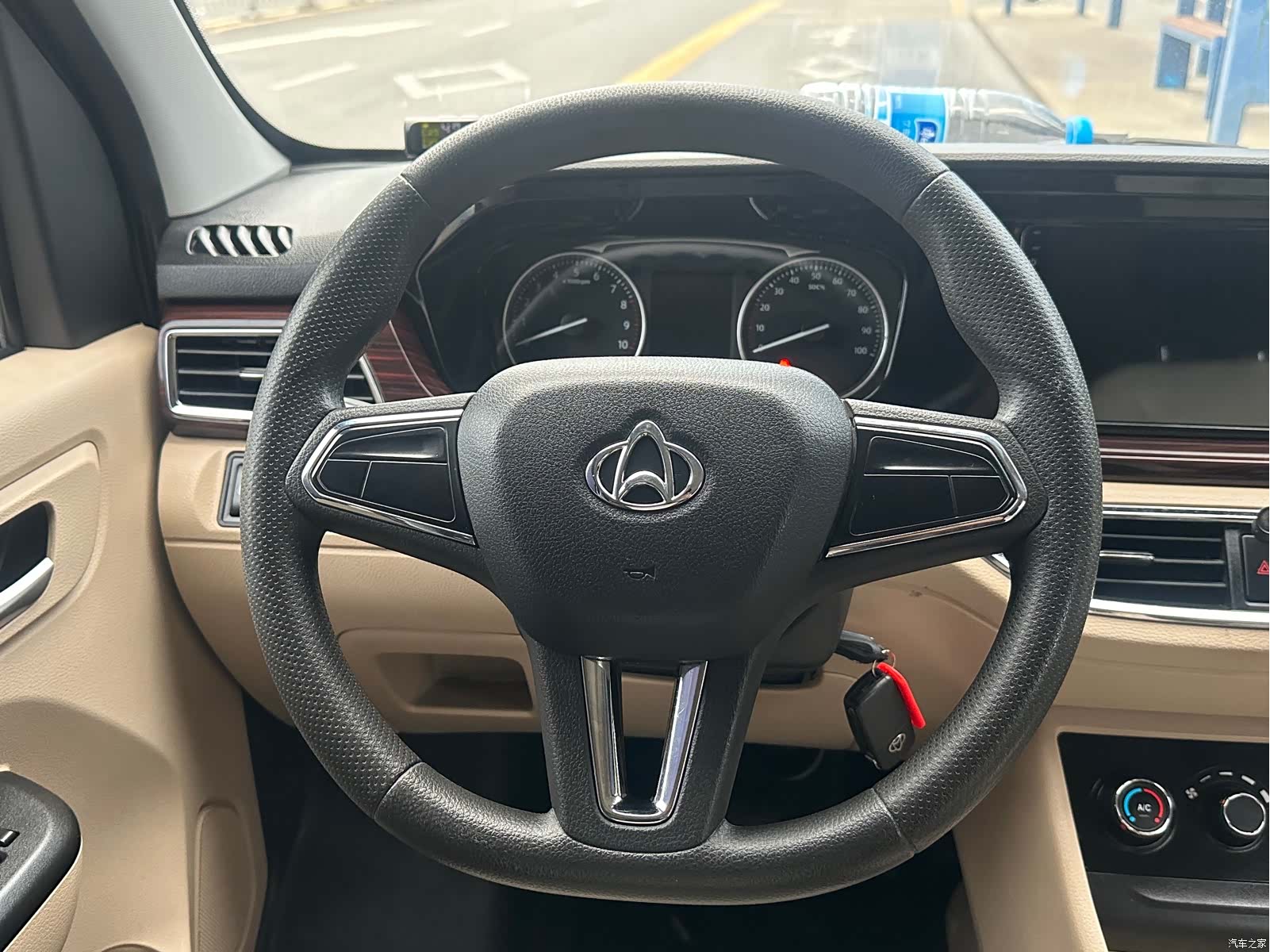 Changan V5, 2025 10