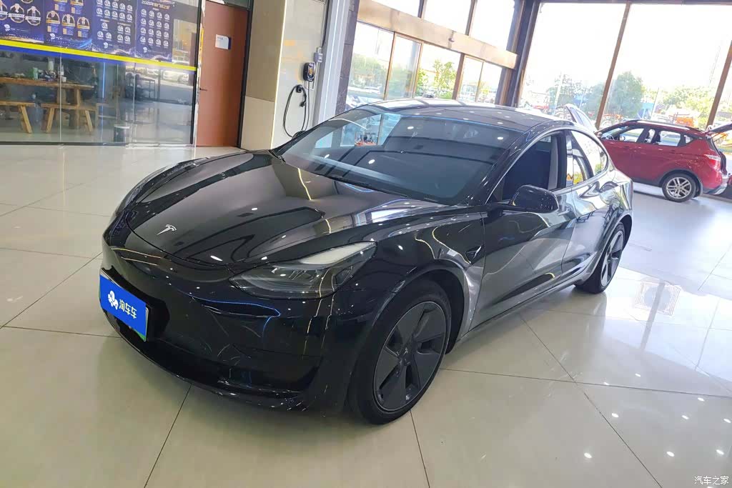 Tesla Model 3, 2023 1