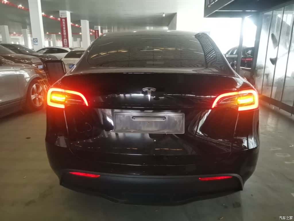 Tesla Model Y, 2023 6