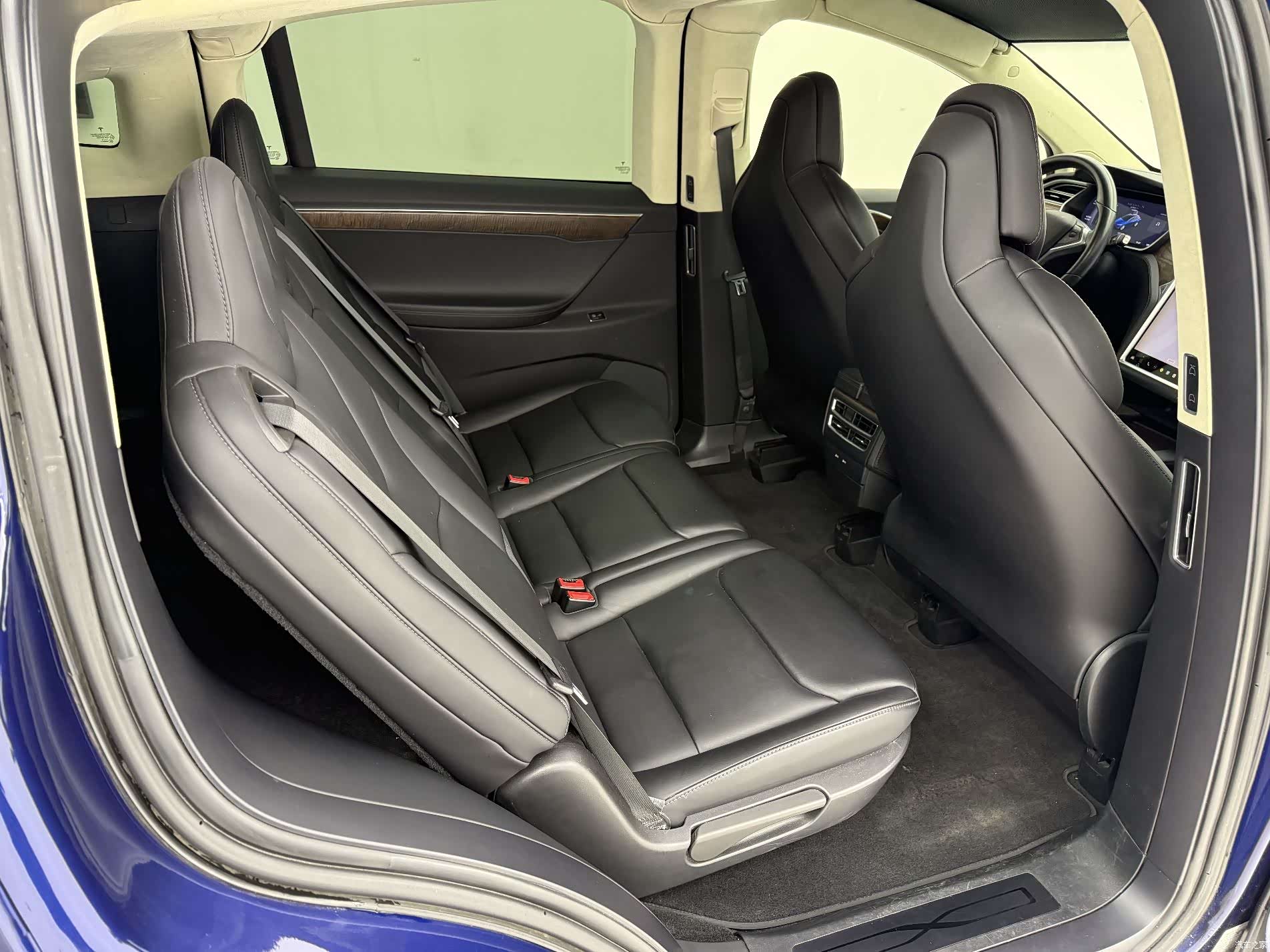Tesla Model X, 2018 24