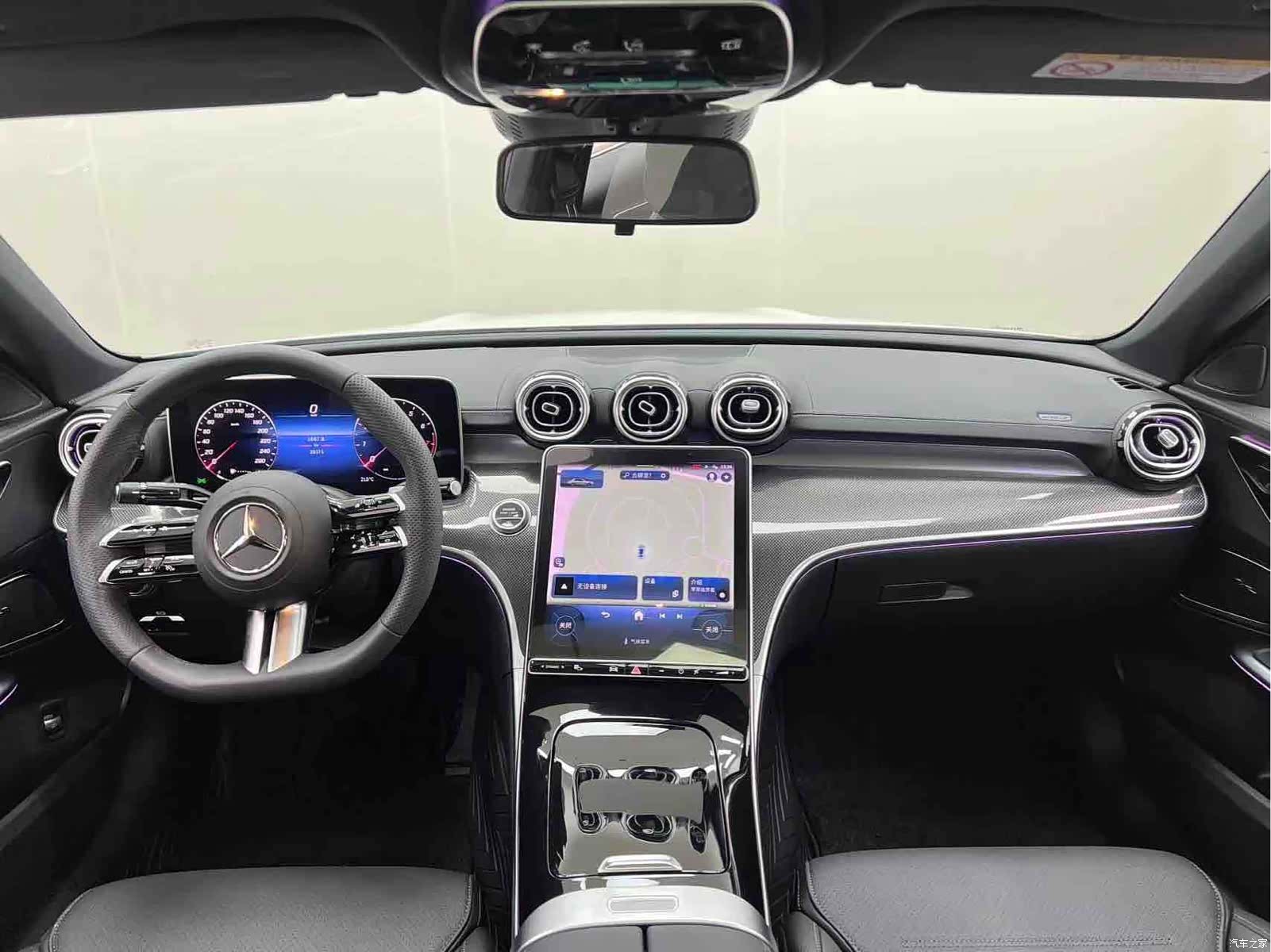 Mercedes-Benz C-Class, 2024 16