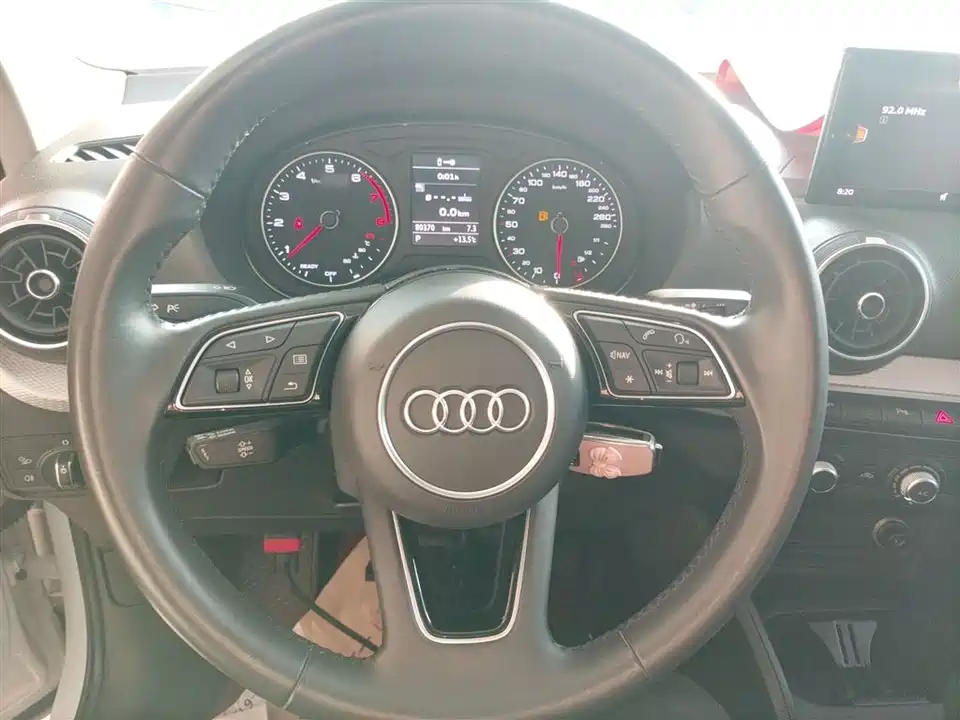 Audi Q2L