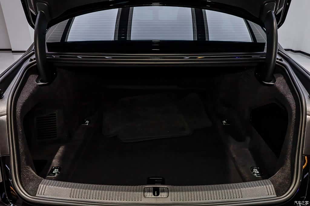 Audi A8L, 2024 6
