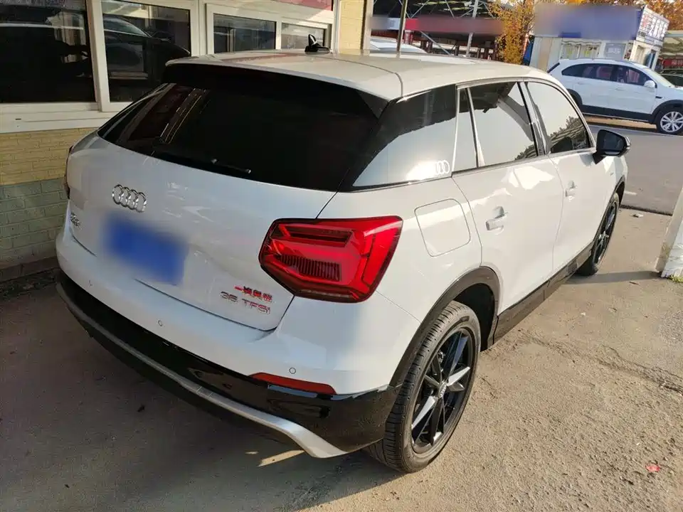 Audi Q2L