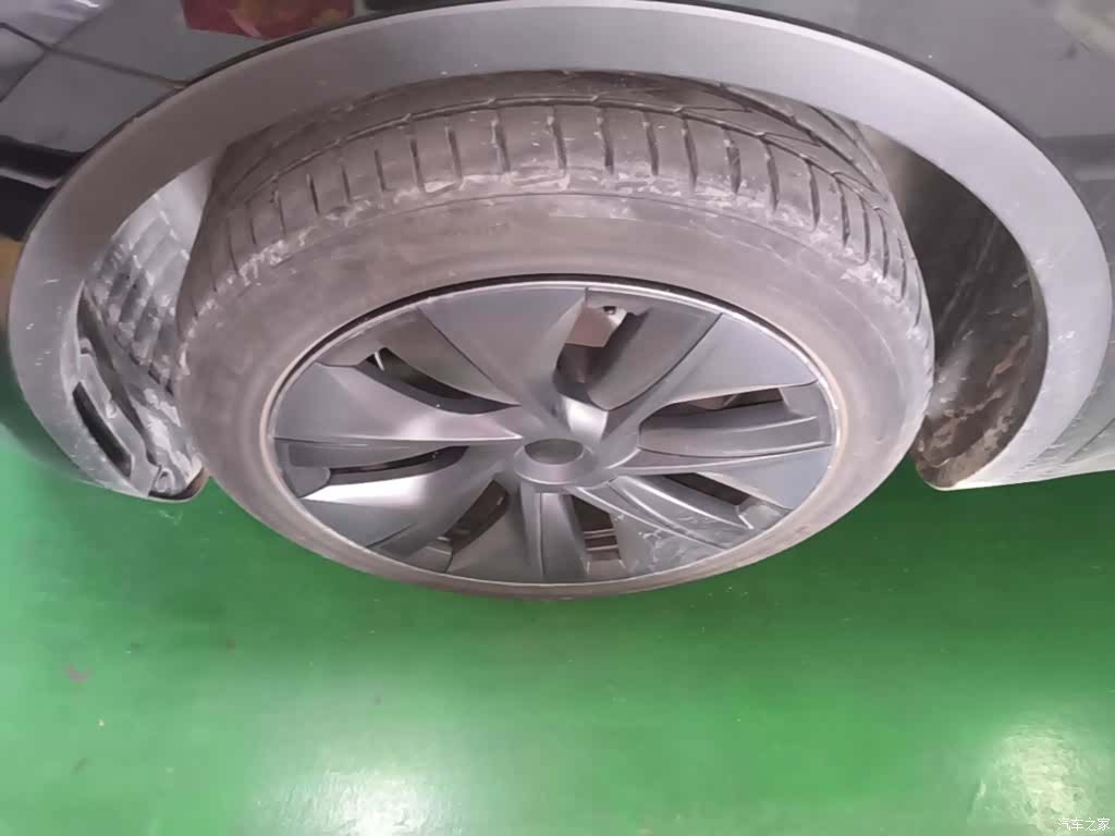 Tesla Model Y, 2024 23