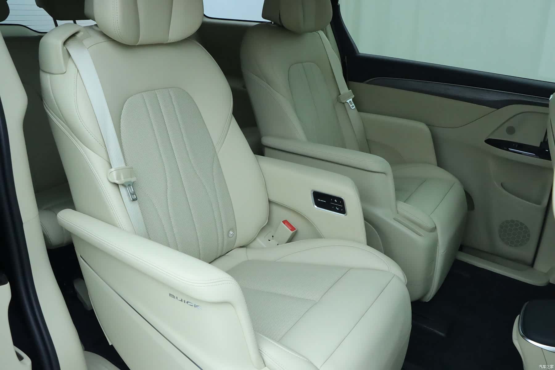 Buick GL8, 2025 13