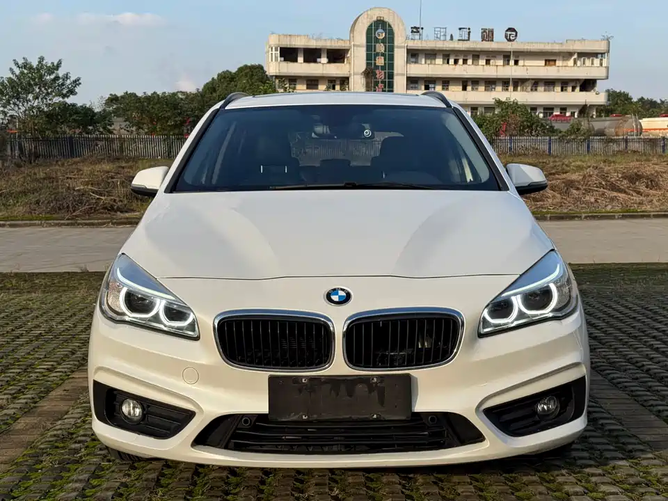 BMW 2 series station wagon