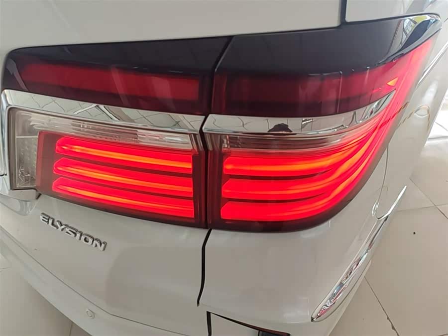Honda Elysion 2018, фото 8