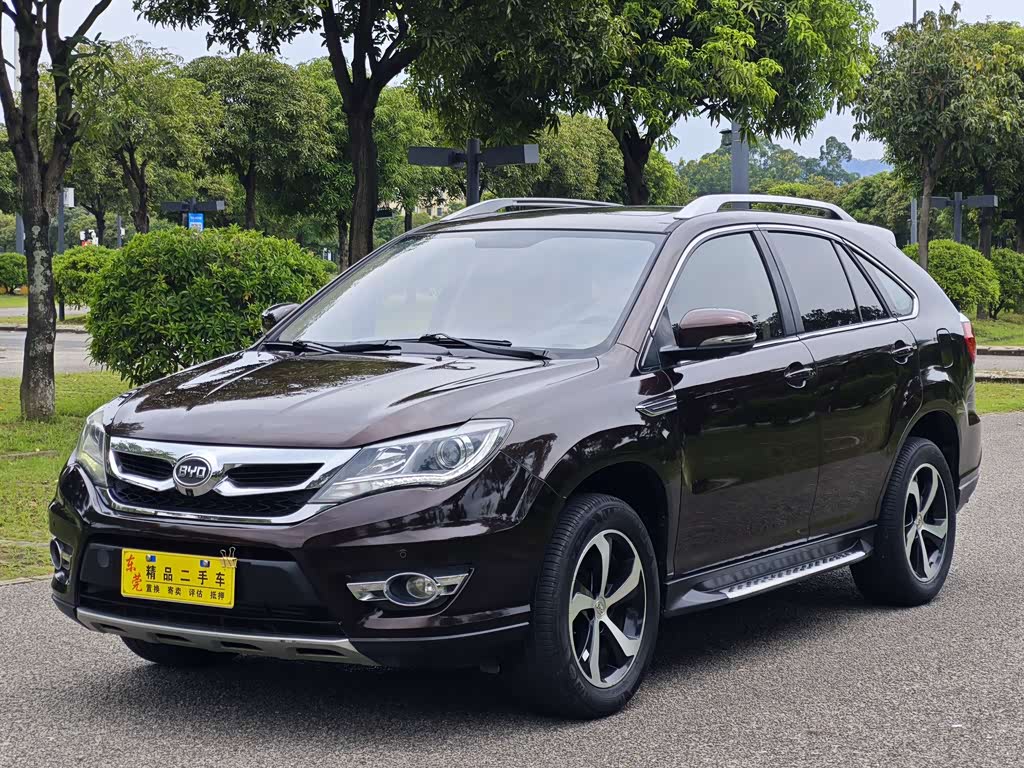 BYD S7
