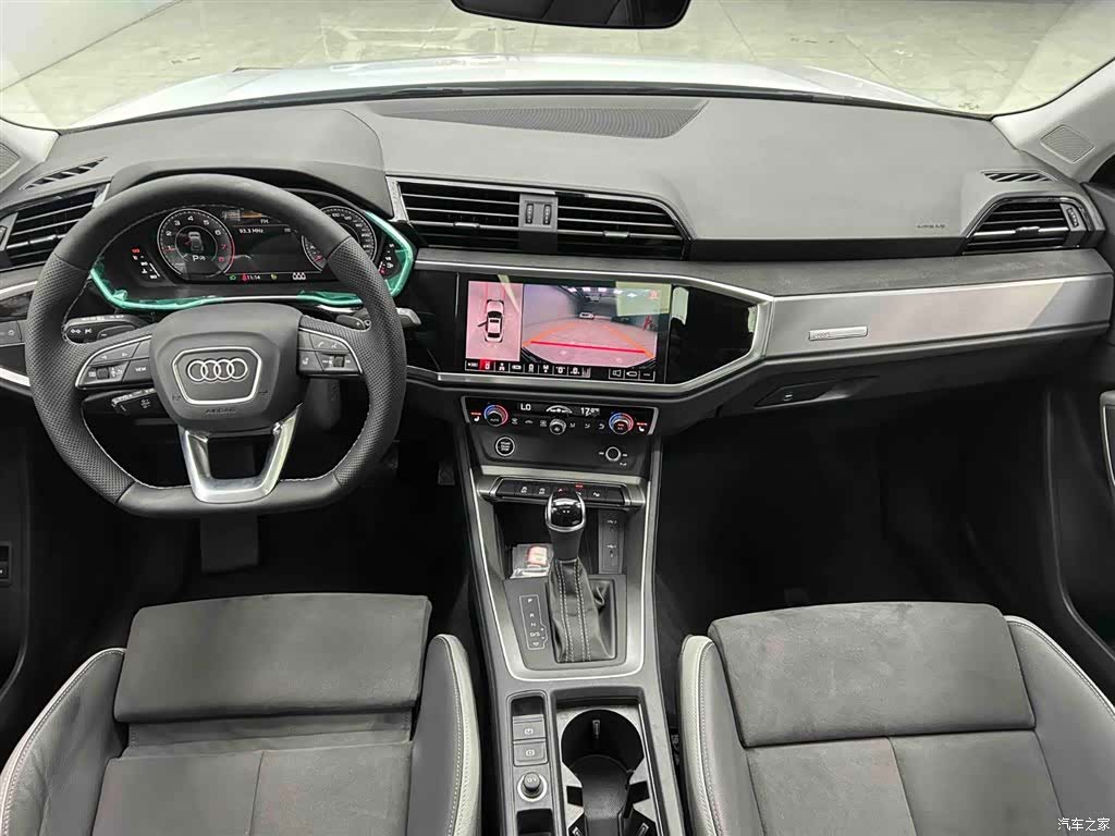 Audi Q3, 2022 2