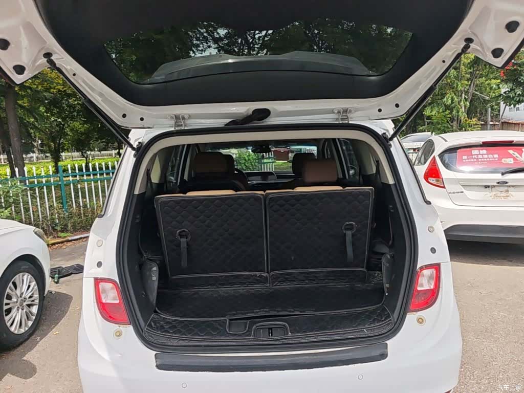 Buick GL6, 2021 19