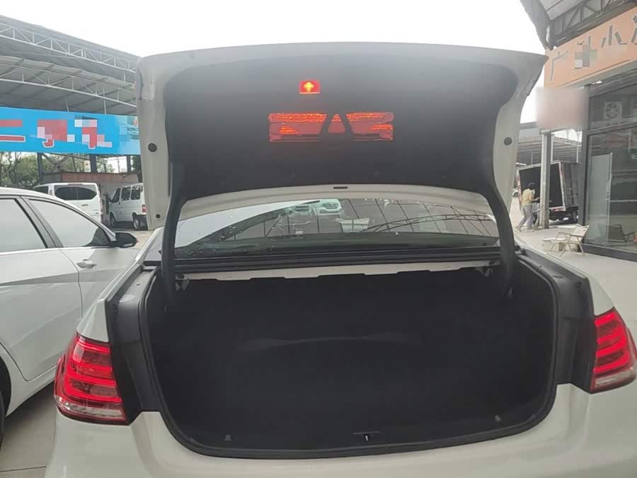 Mercedes-Benz E-Class 2015, фото 19