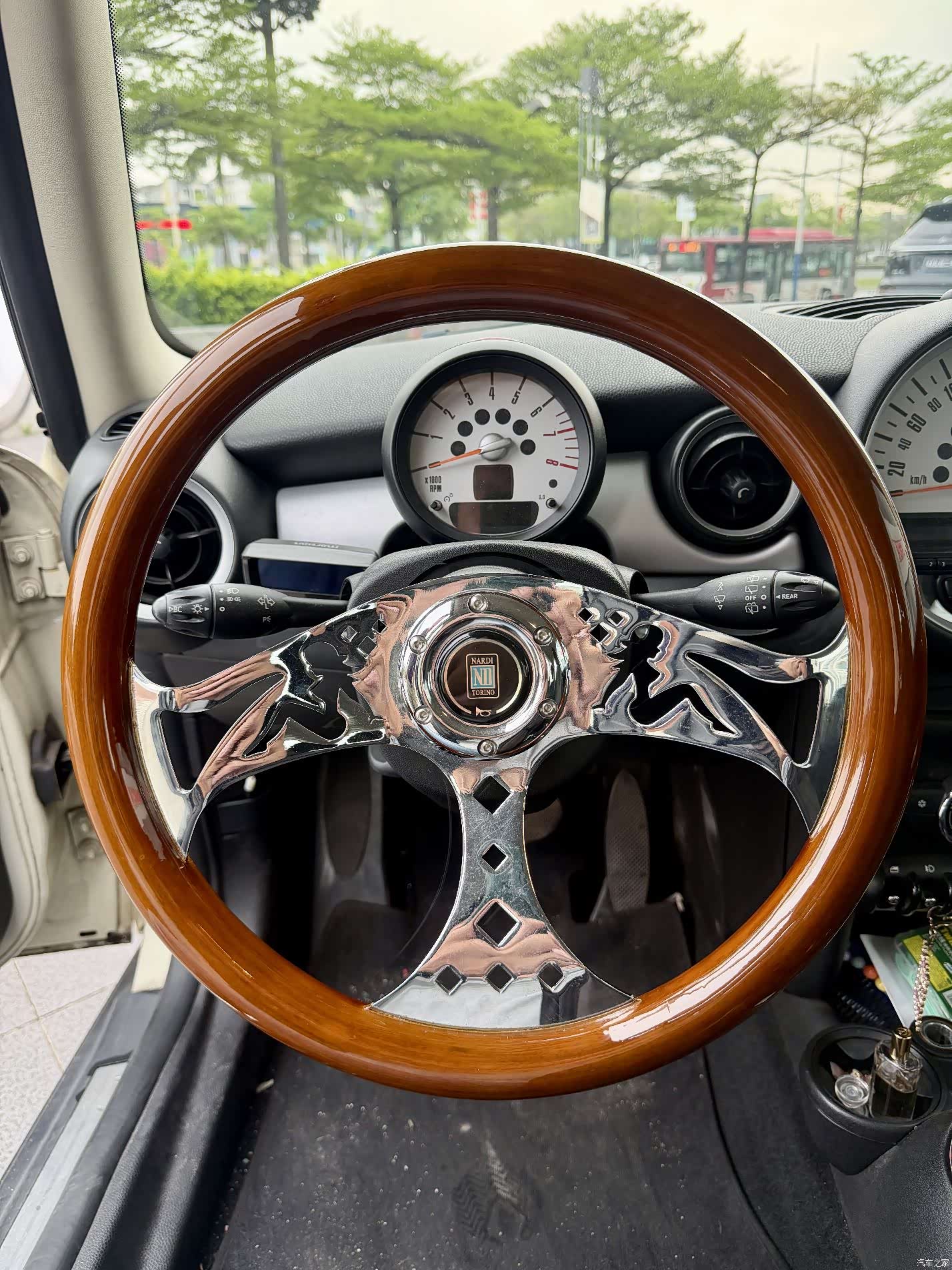 Mini ONE, 2011 8