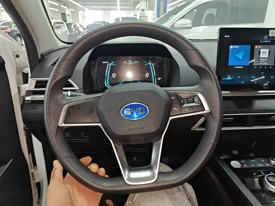 BYD e2