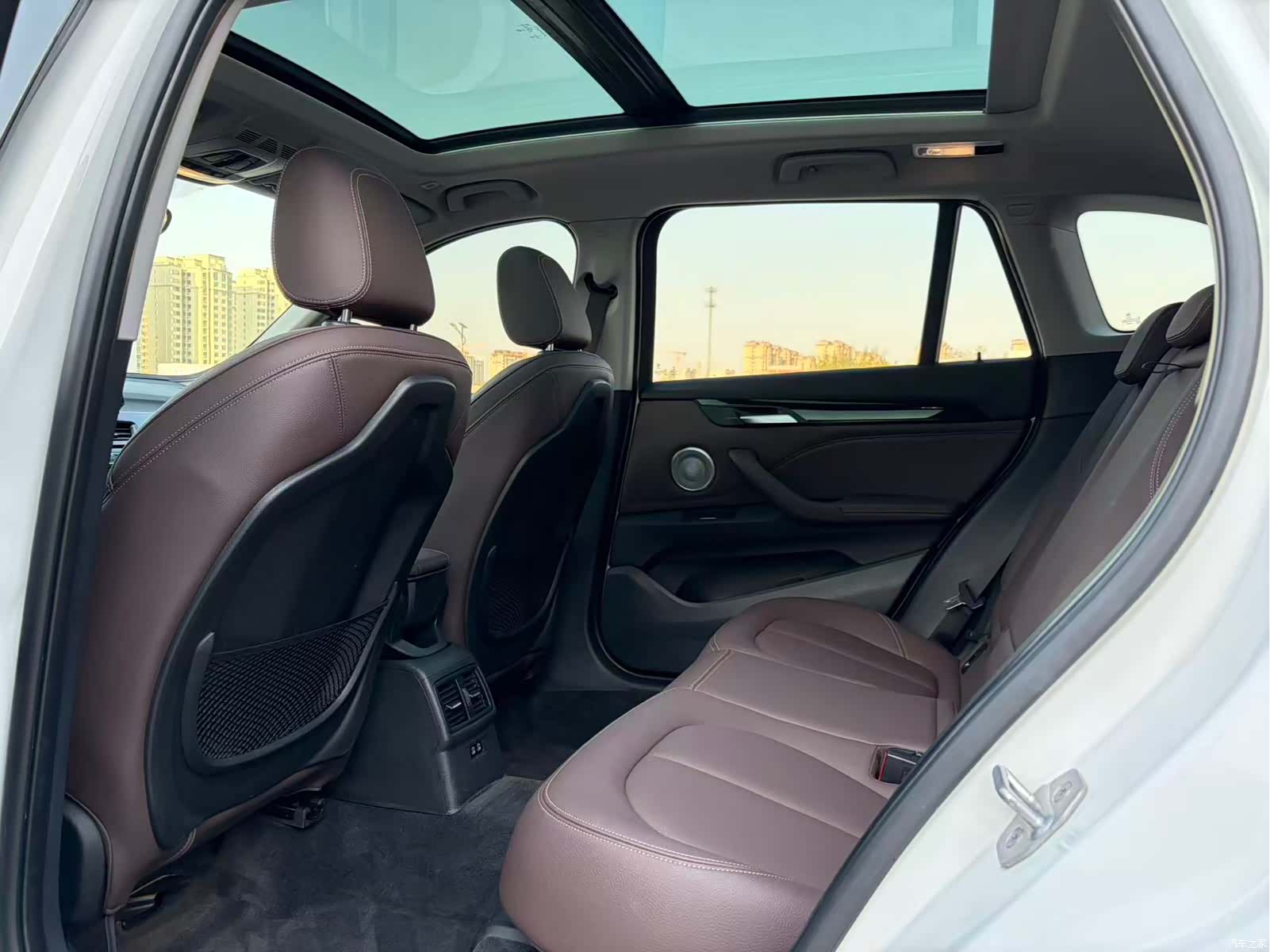 BMW X1, 2022 все фото