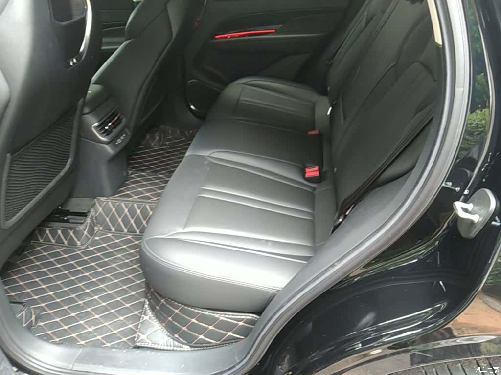 Hongqi HS3, 2024 17