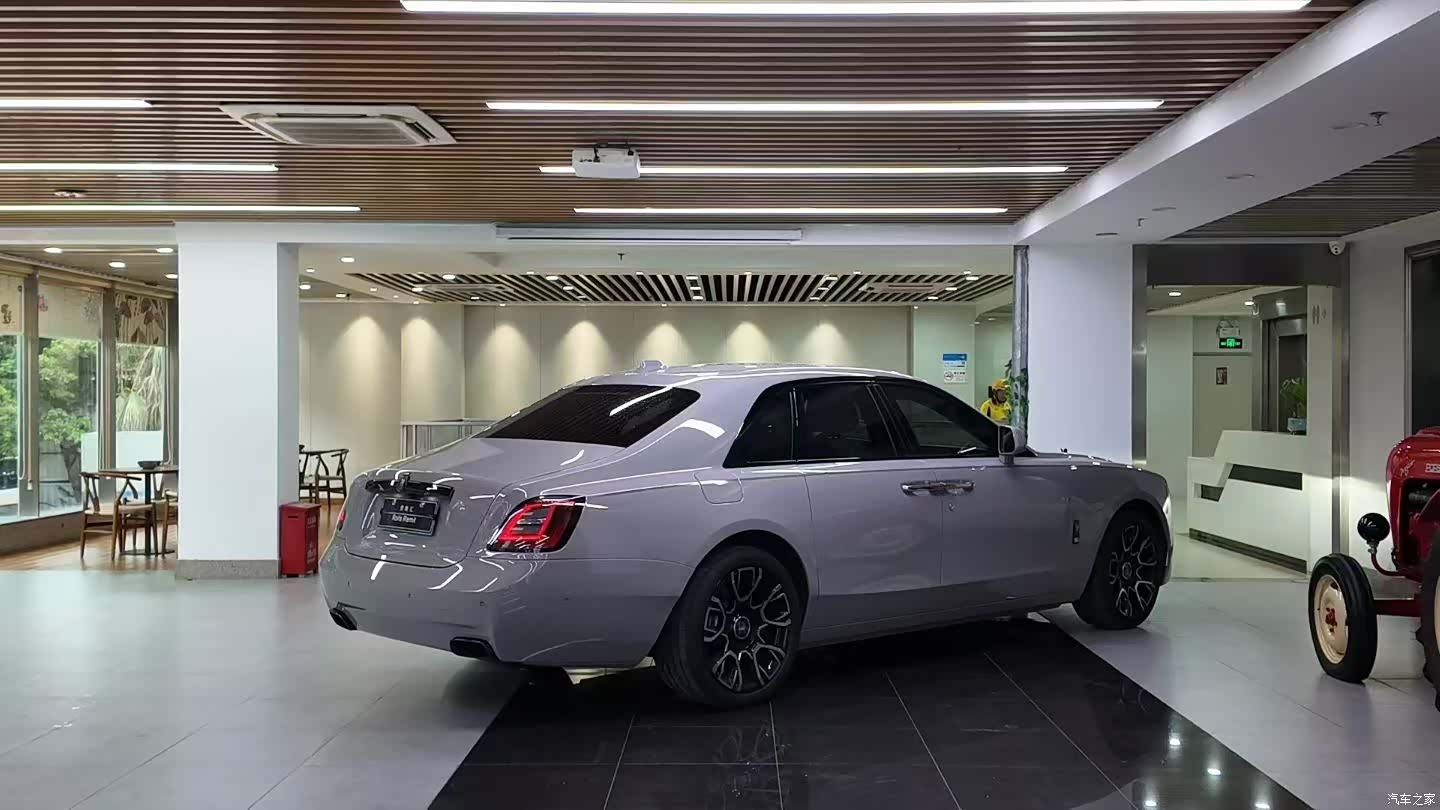 Rolls-Royce Ghost, 2024 3