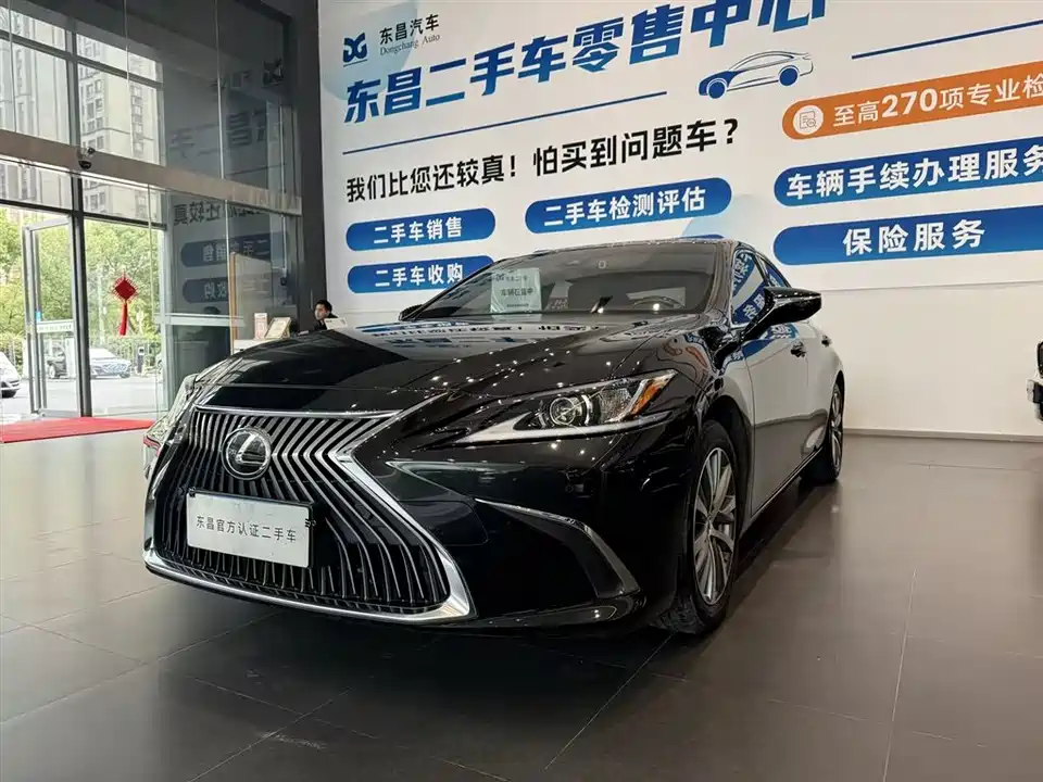 Lexus ES