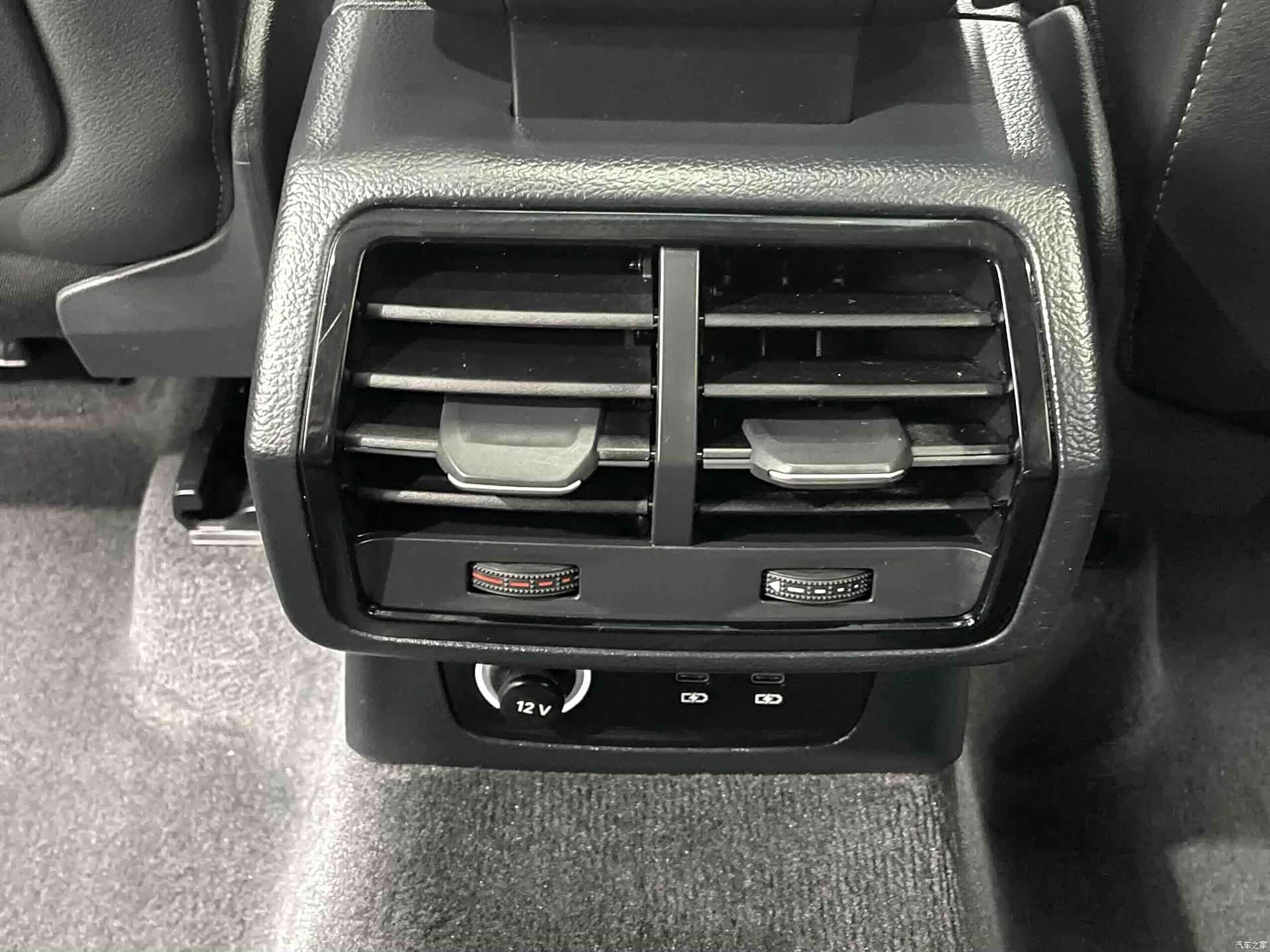 Audi Q3, 2022 12