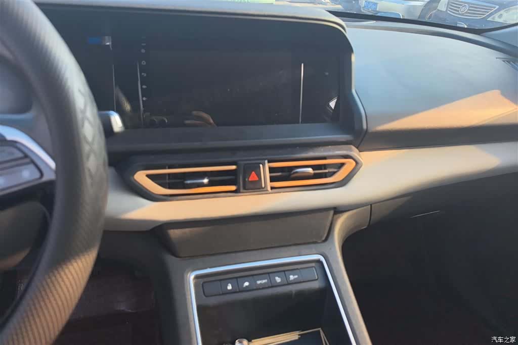 DongFeng E70, 2023 13