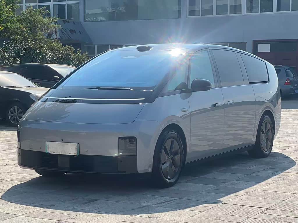 Li Auto MEGA 2025 Home