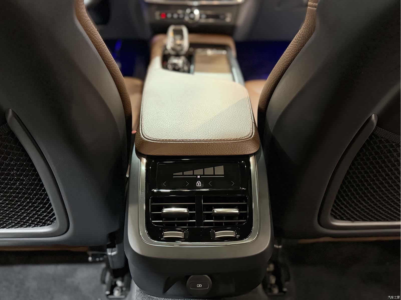 Volvo V90, 2022 30