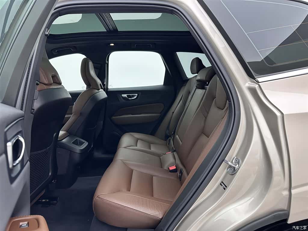 Volvo XC60, 2025 19