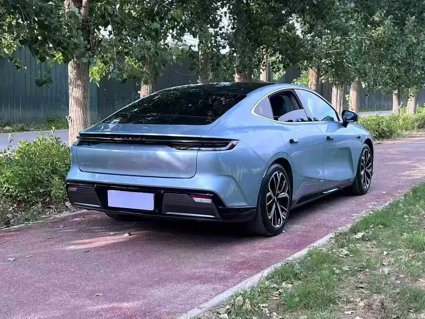 Geely E8, 2025 9