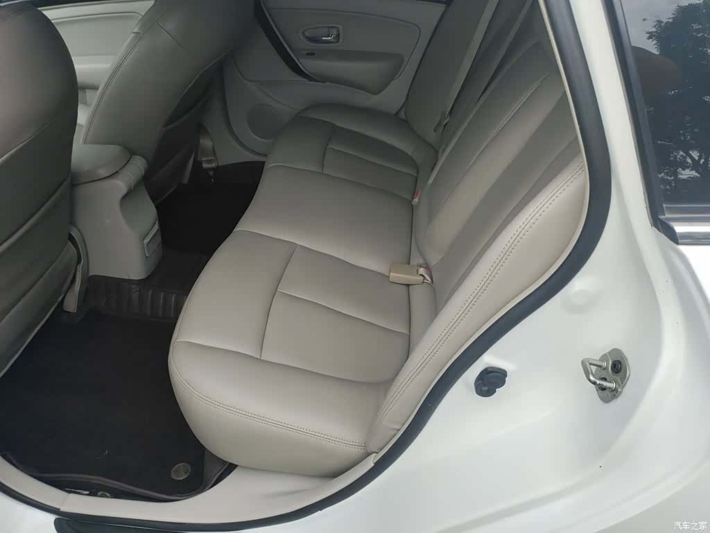 DongFeng A60, 2017 13