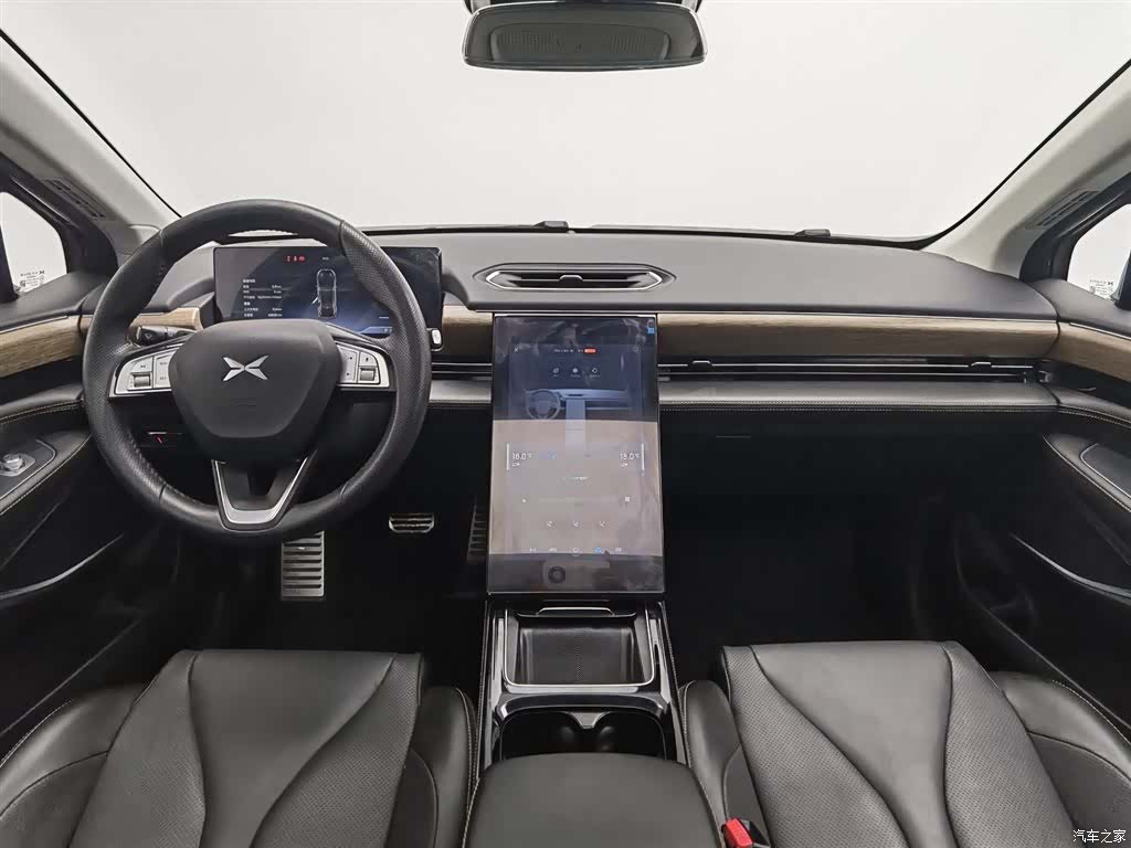 Xpeng P5, 2023 все фото