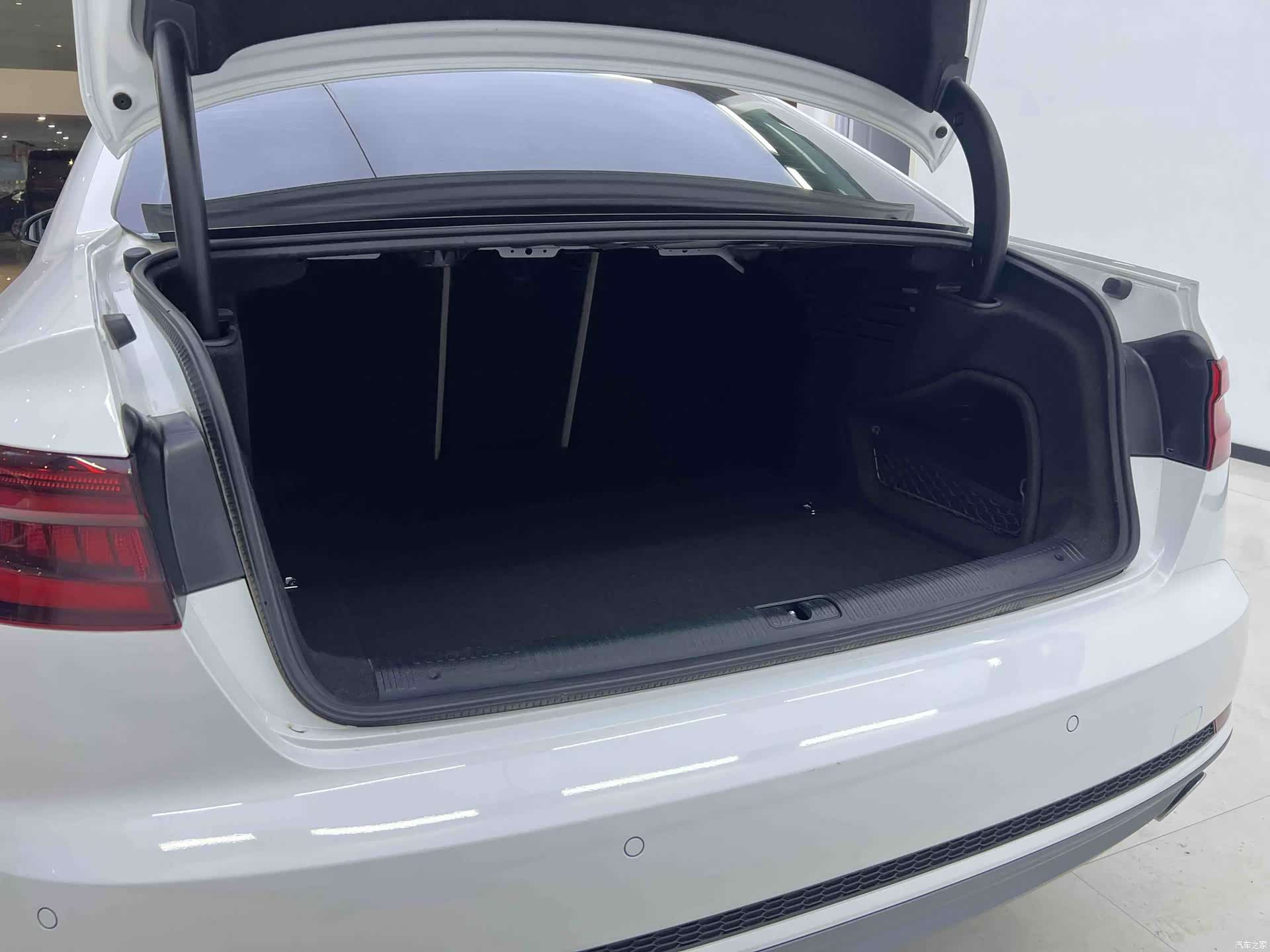 Audi A4L, 2018 18