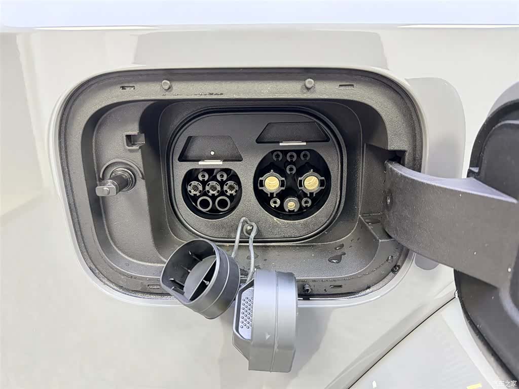 Chery V27, 2026 18