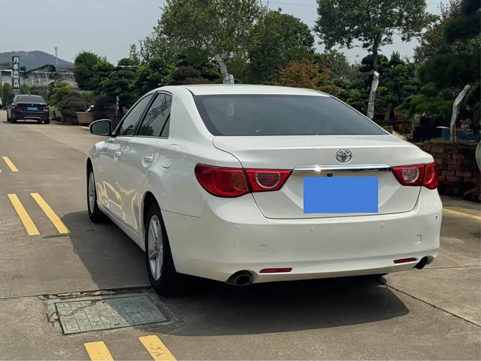 Toyota Reiz