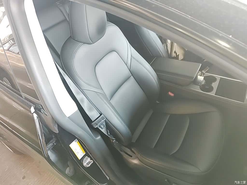 Tesla Model Y, 2022 25